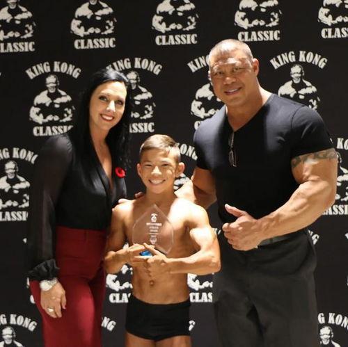 12岁肌肉男视频,健身奇才的蜕变之路