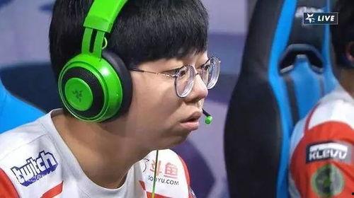 厂长跳舞嘲讽微笑视频,舞蹈实力与幽默感并存